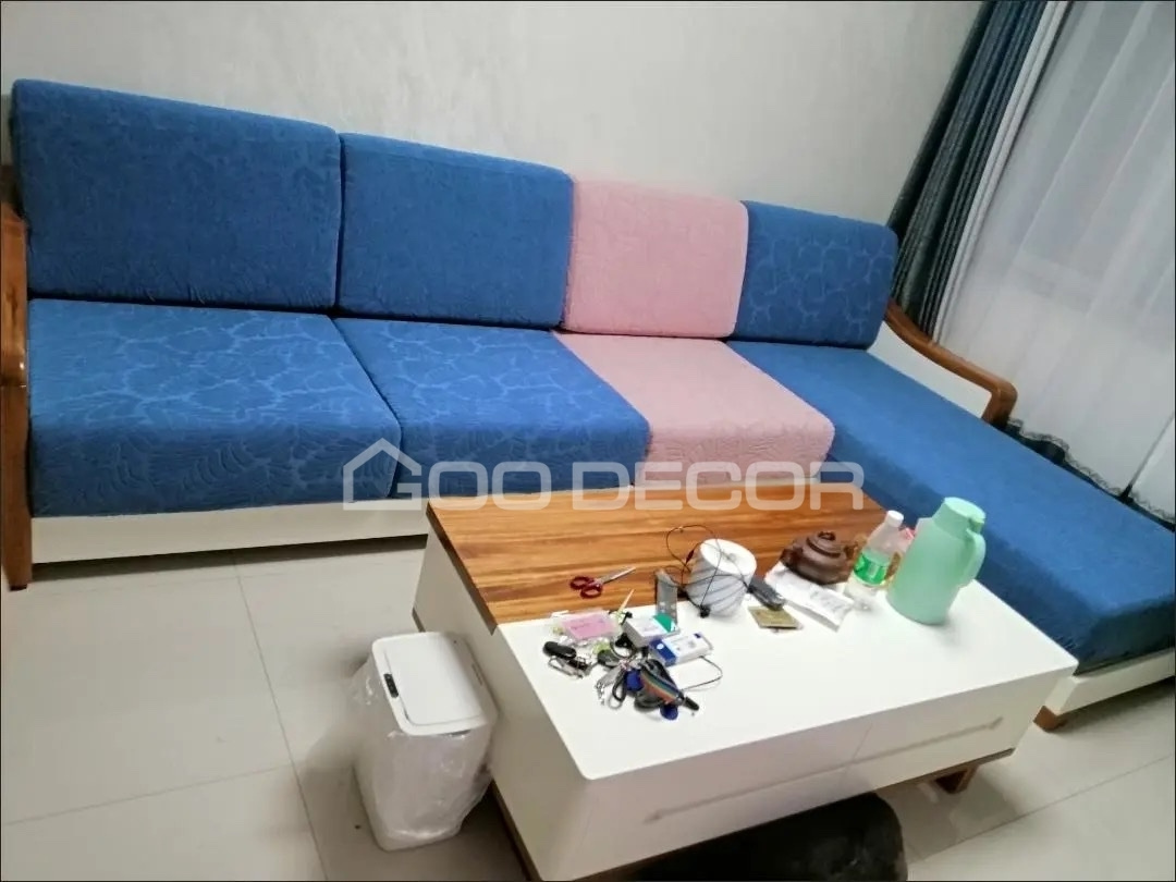 Đệm sofa bọc nhung họa tiết lá mix màu xanh cổ vịt và hồng - Góc 1