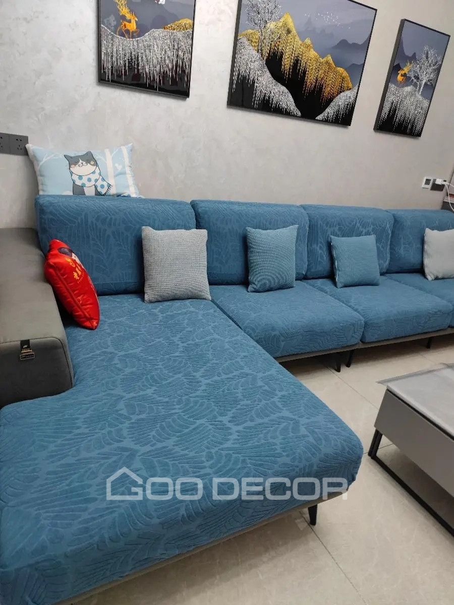 Đệm ghế sofa bọc vải nhung họa tiết lá màu xanh cổ vịt - Góc 2