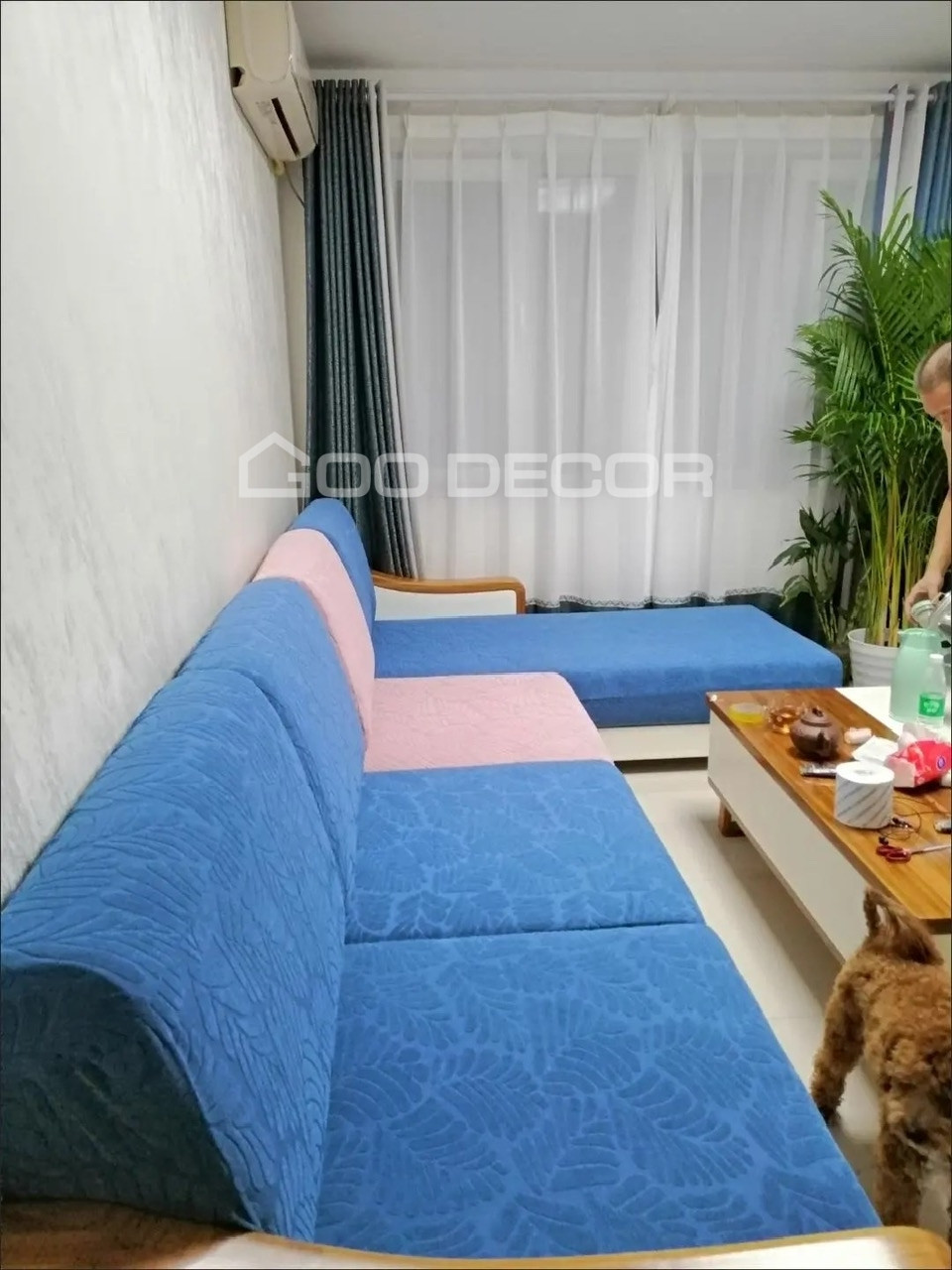 Đệm sofa bọc nhung họa tiết lá mix màu xanh cổ vịt và hồng - Góc 4